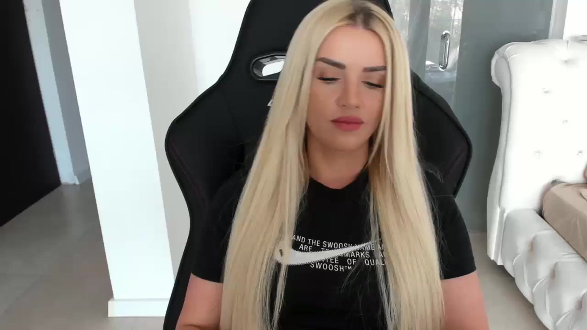Gallery image thumbnail from Allesia_'s myfreecams stream on, 03/26/2024, 11:36 image 20 of 20