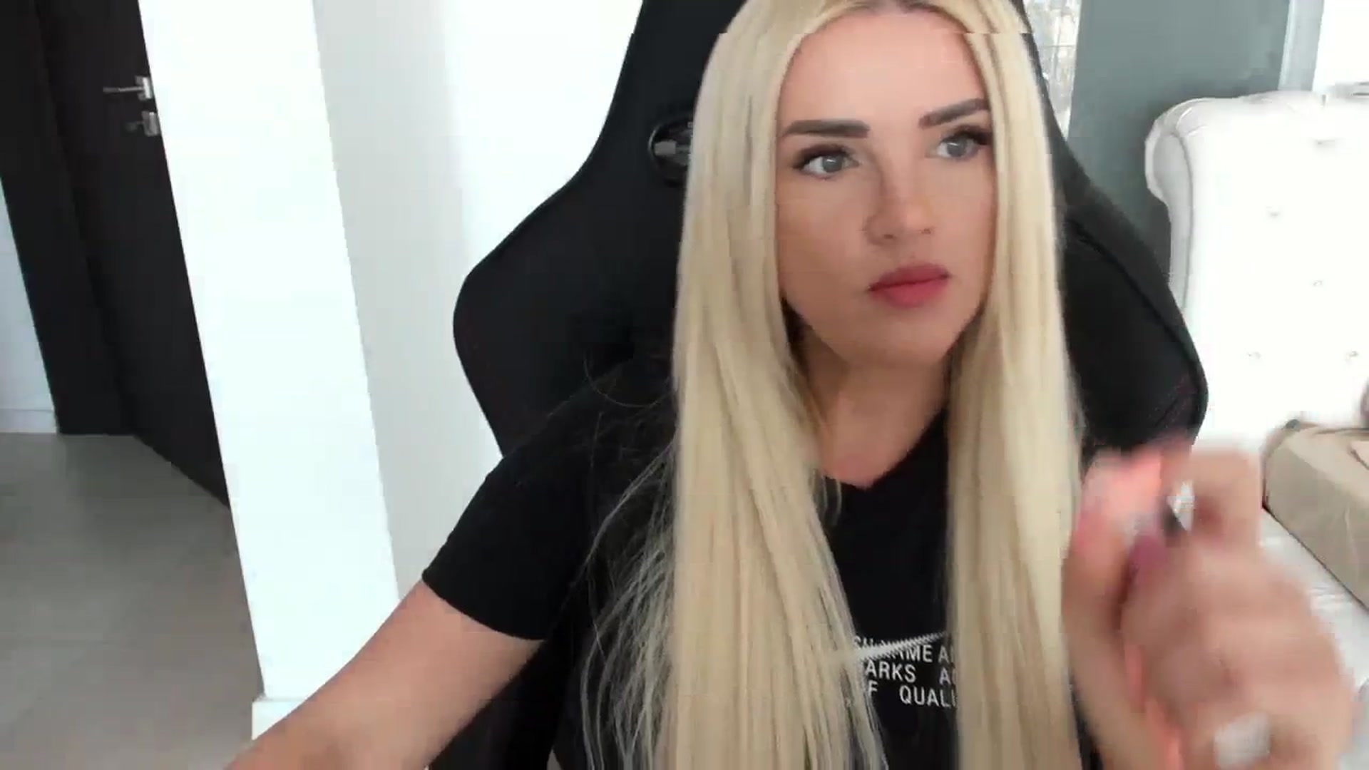Gallery image thumbnail from Allesia_'s myfreecams stream on, 03/26/2024, 11:36 image 12 of 20