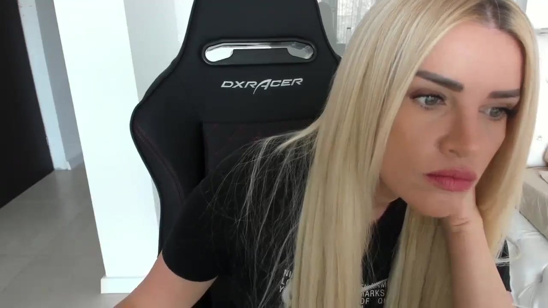 Gallery image thumbnail from Allesia_'s myfreecams stream on, 03/26/2024, 12:17 image 12 of 20