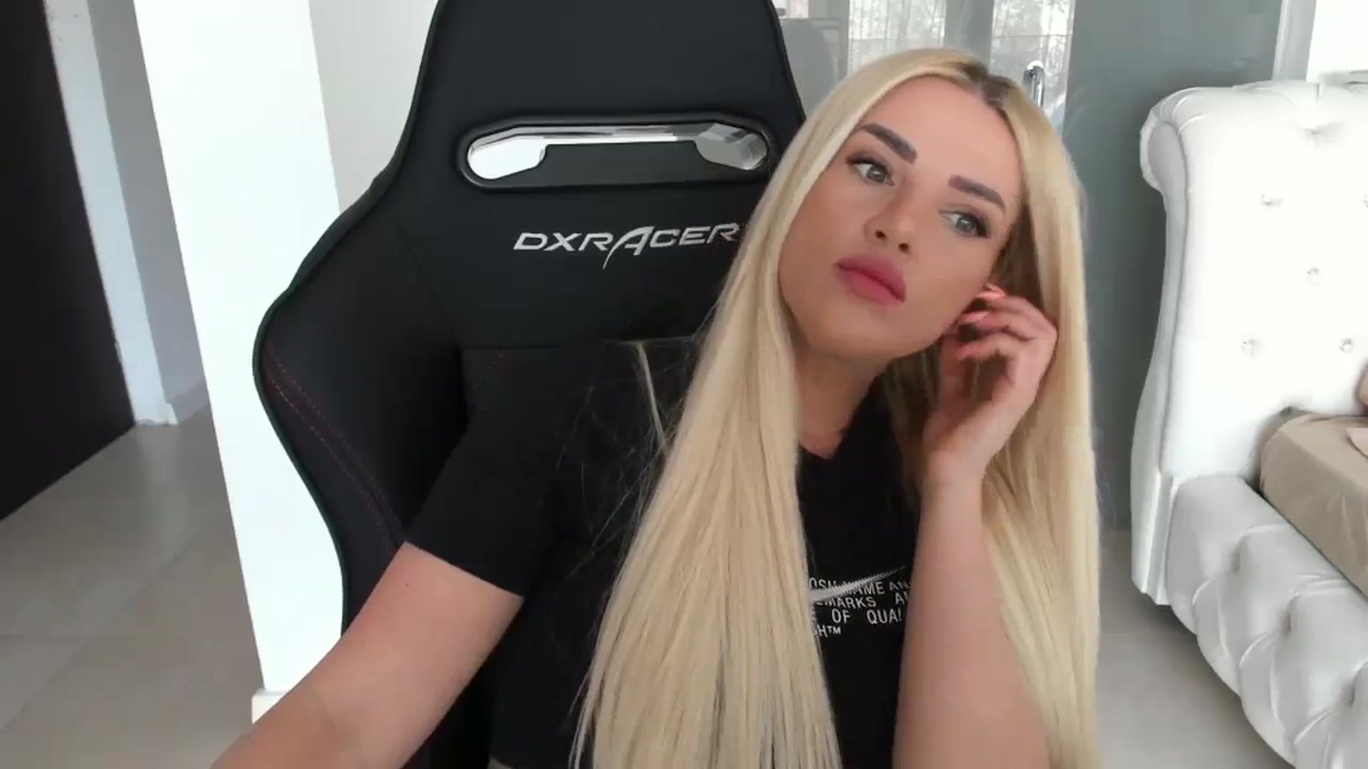Gallery image thumbnail from Allesia_'s myfreecams stream on, 03/26/2024, 12:17 image 9 of 20