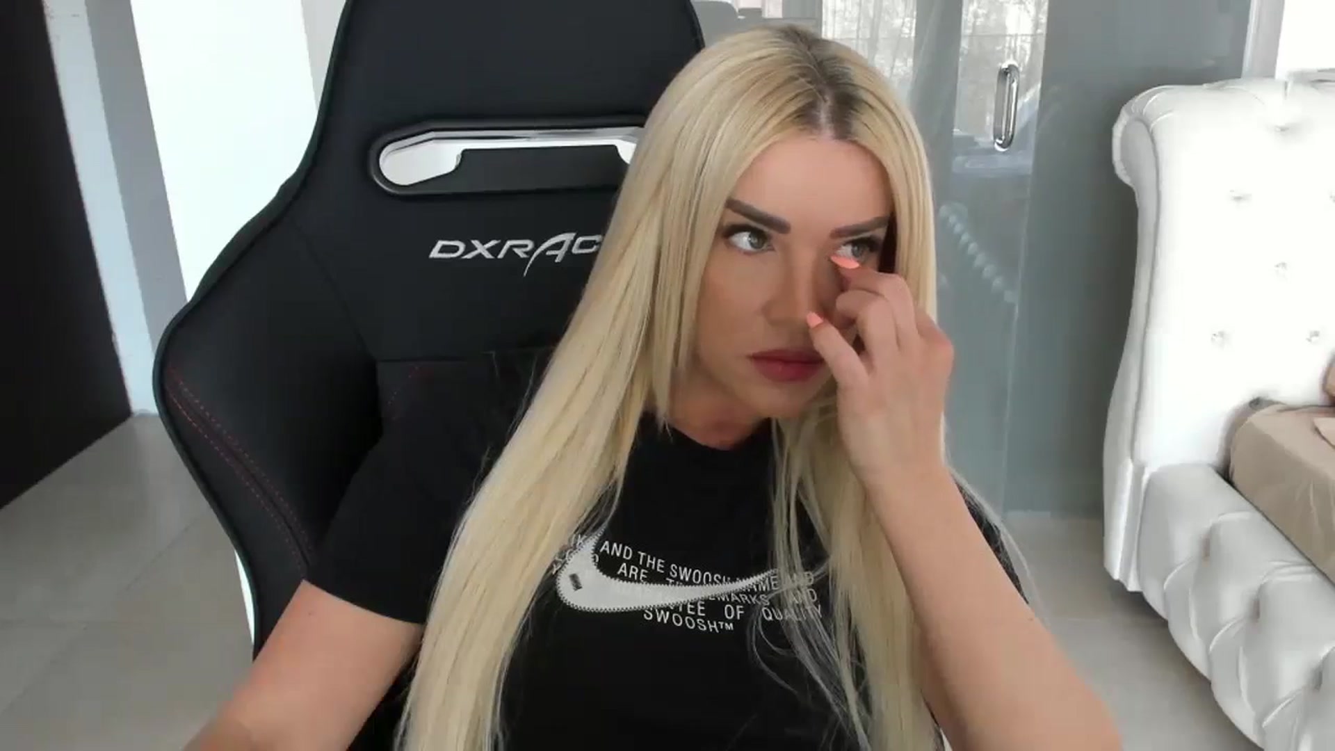 Gallery image thumbnail from Allesia_'s myfreecams stream on, 03/26/2024, 12:17 image 17 of 20