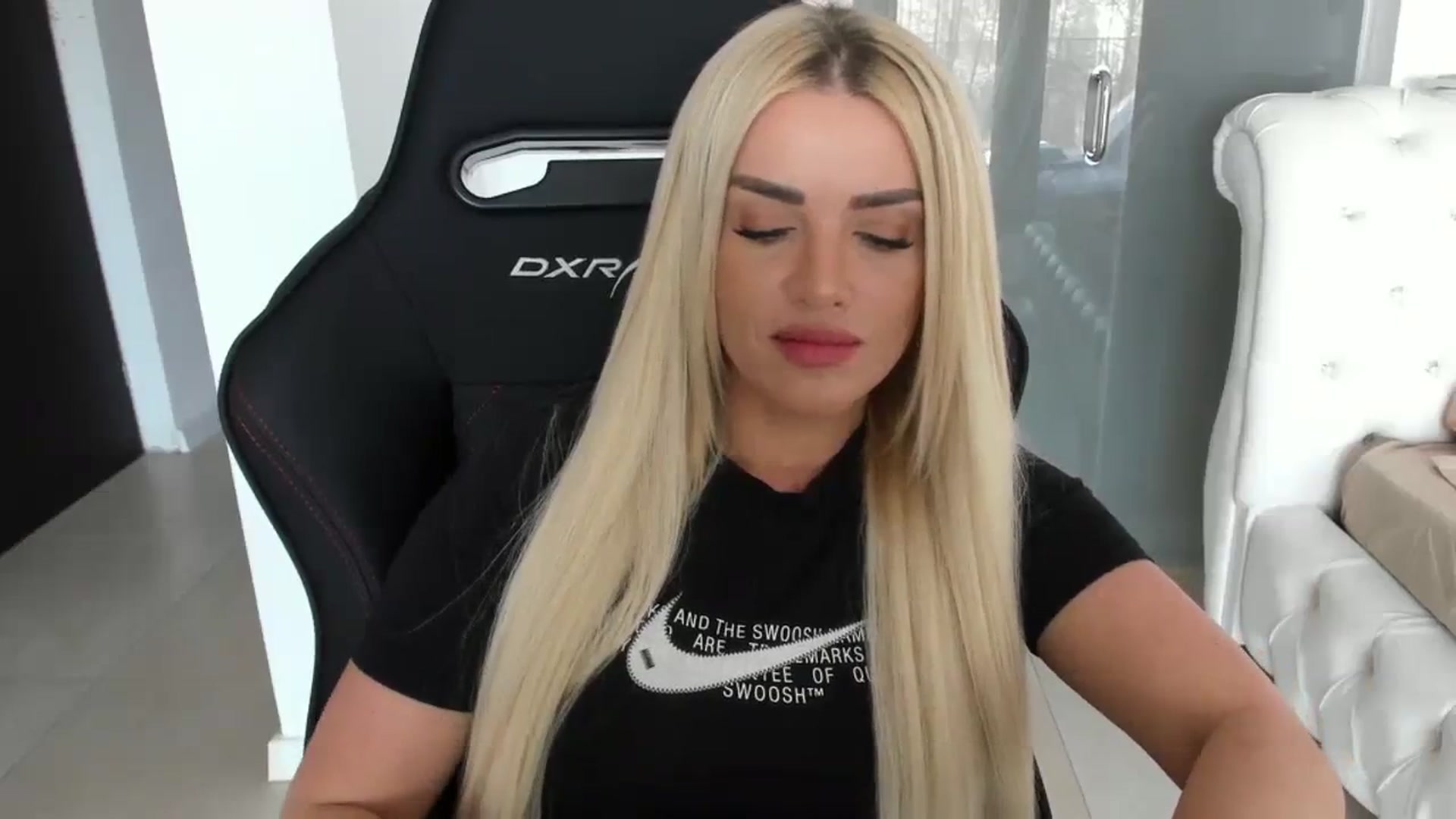 Gallery image thumbnail from Allesia_'s myfreecams stream on, 03/26/2024, 12:17 image 14 of 20