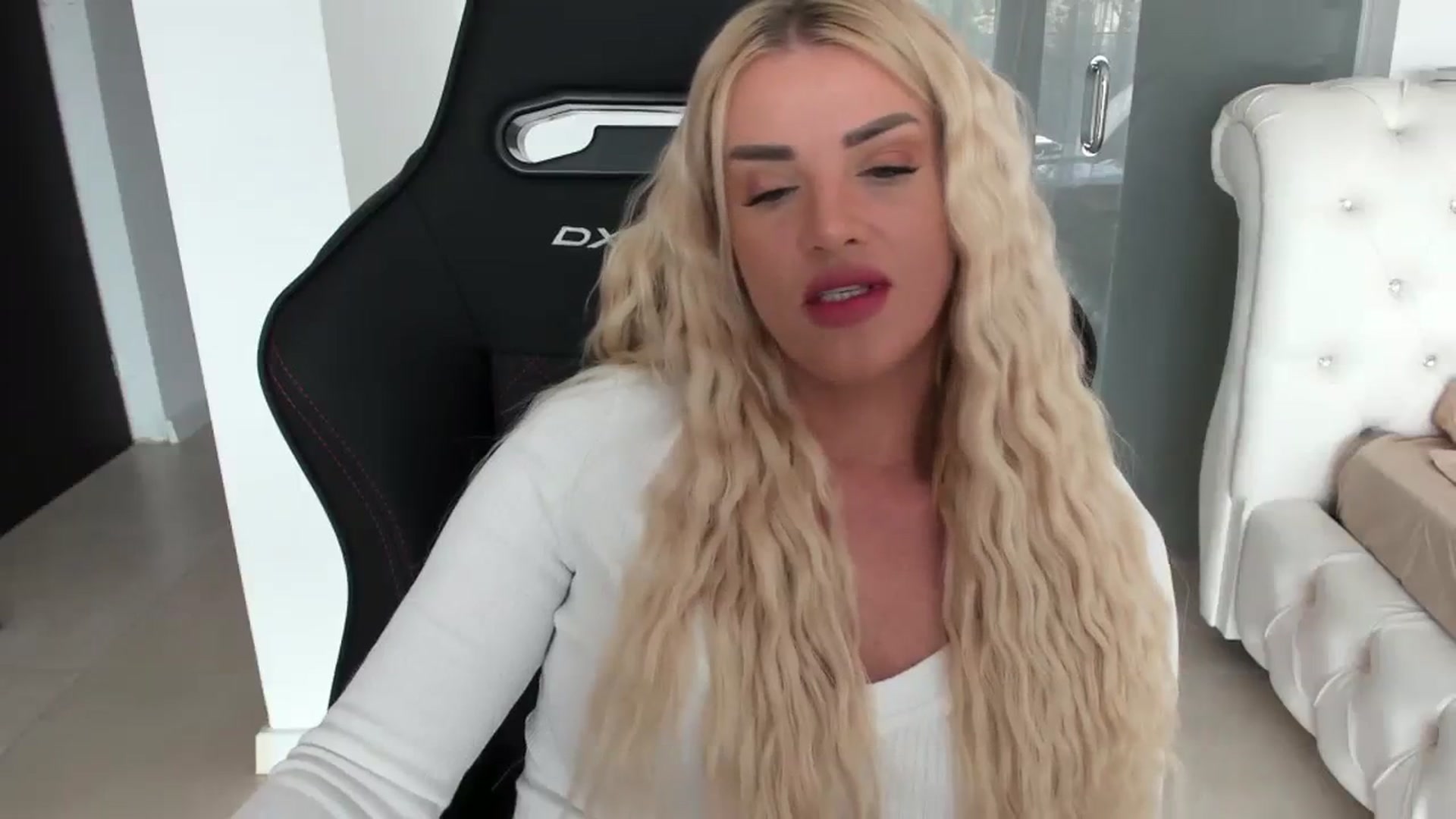 Gallery image thumbnail from Allesia_'s myfreecams stream on, 03/27/2024, 11:23 image 10 of 20