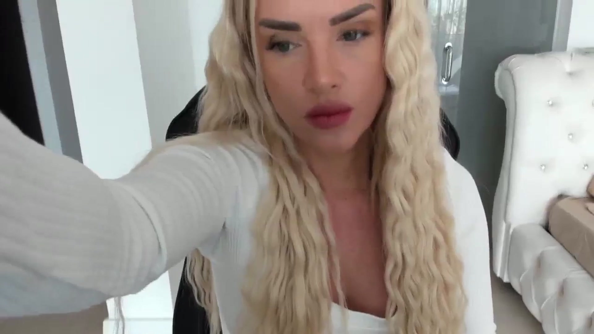 Gallery image thumbnail from Allesia_'s myfreecams stream on, 03/27/2024, 11:23 image 7 of 20