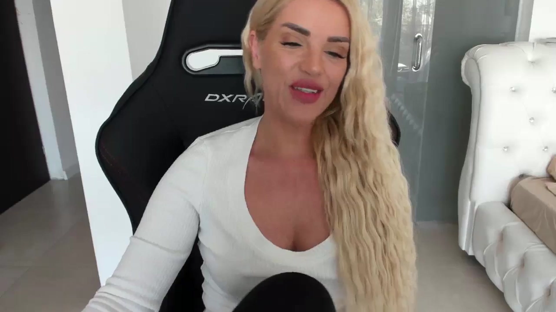 Gallery image thumbnail from Allesia_'s myfreecams stream on, 03/27/2024, 11:23 image 20 of 20