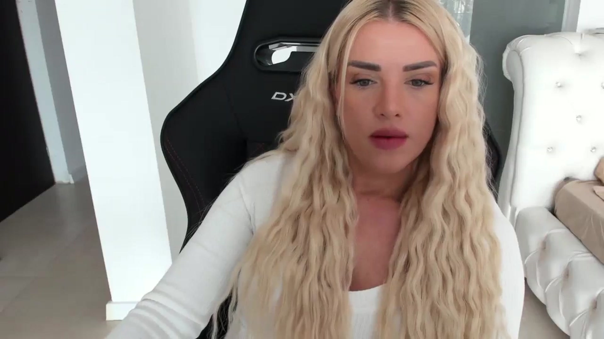 Gallery image thumbnail from Allesia_'s myfreecams stream on, 03/27/2024, 11:23 image 9 of 20