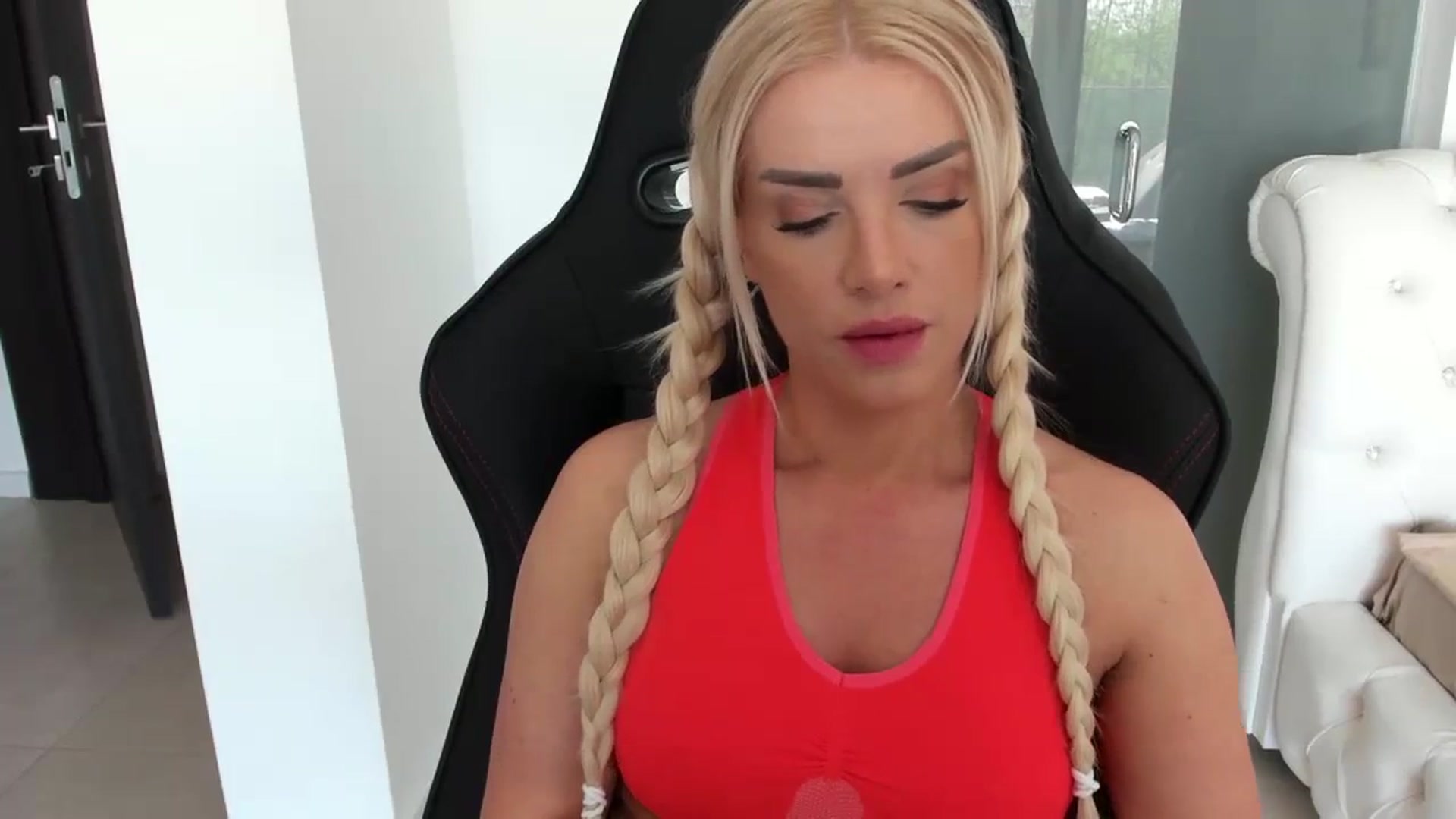 Gallery image thumbnail from Allesia_'s myfreecams stream on, 04/06/2024, 09:29 image 12 of 20