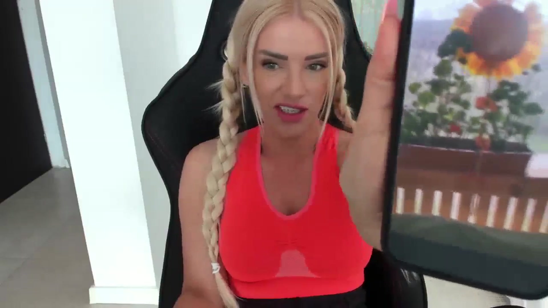 Gallery image thumbnail from Allesia_'s myfreecams stream on, 04/06/2024, 10:53 image 13 of 20