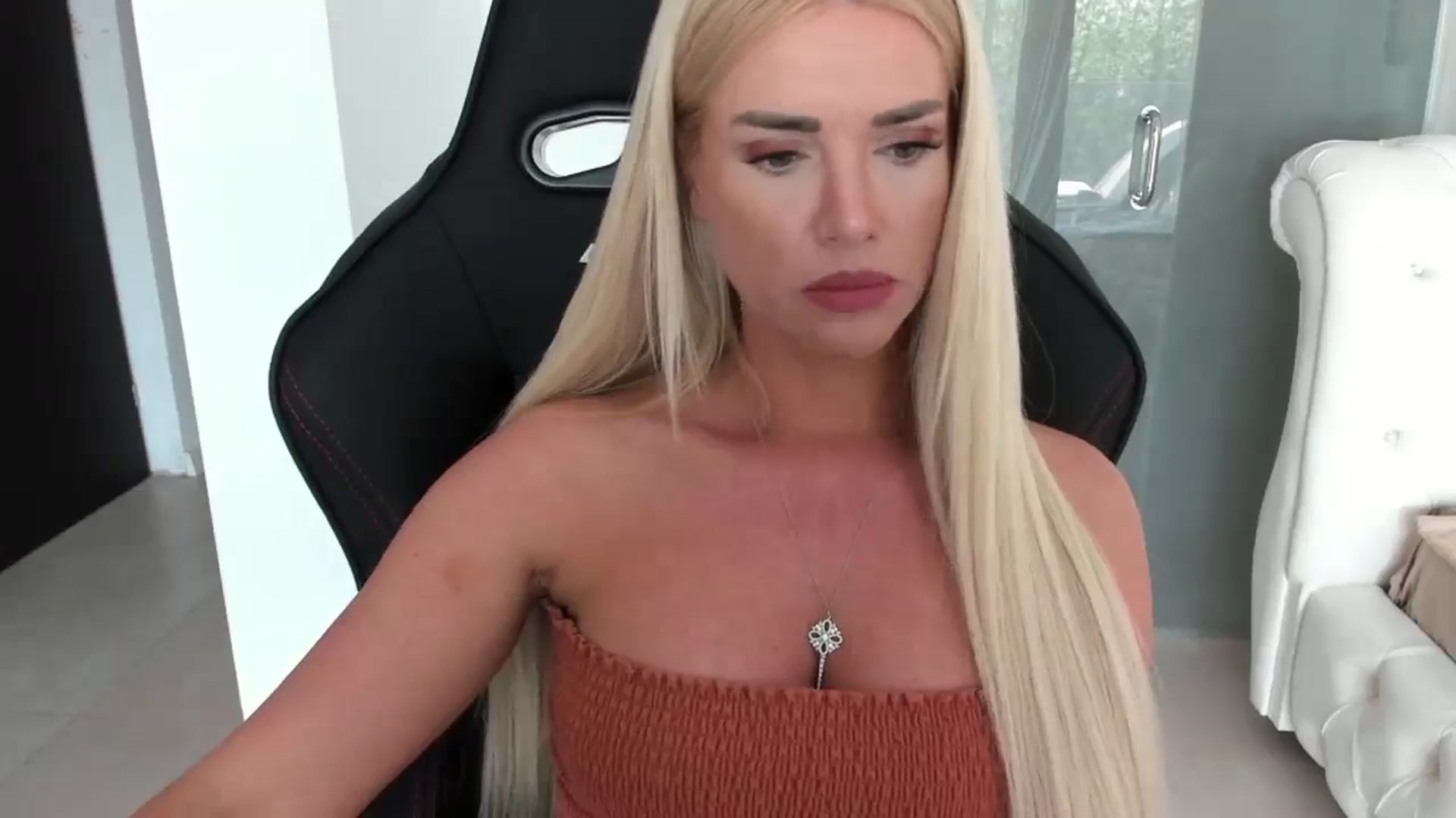 Gallery image thumbnail from Allesia_'s myfreecams stream on, 04/19/2024, 11:12 image 7 of 20