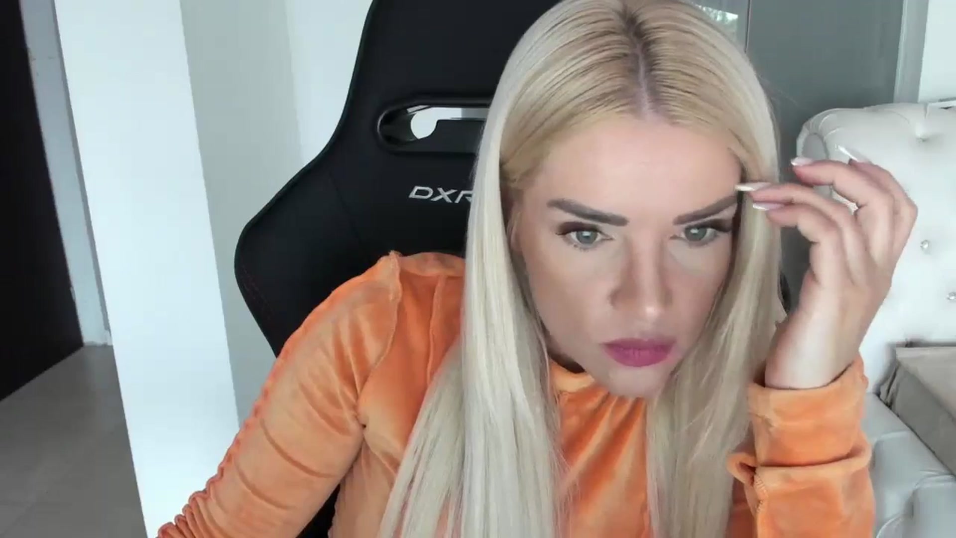 Gallery image thumbnail from Allesia_'s myfreecams stream on, 04/22/2024, 10:31 image 3 of 20