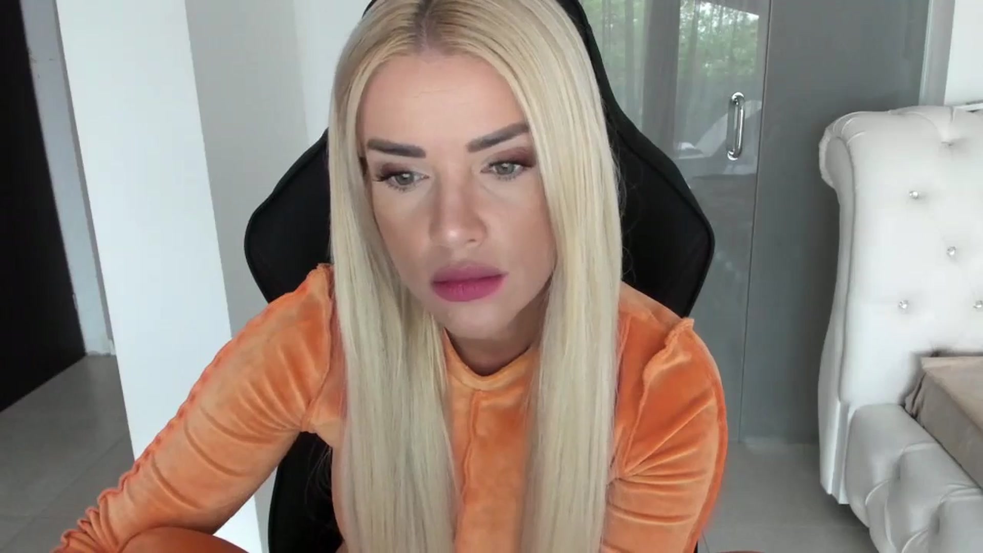 Gallery image thumbnail from Allesia_'s myfreecams stream on, 04/22/2024, 10:31 image 5 of 20