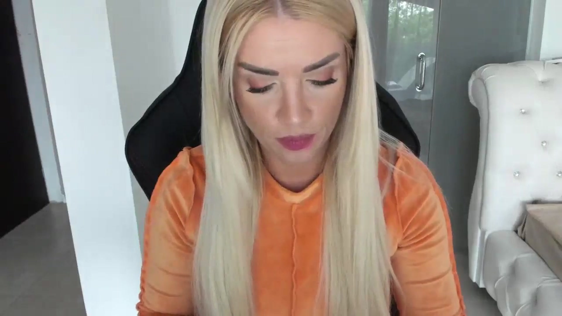 Gallery image thumbnail from Allesia_'s myfreecams stream on, 04/22/2024, 10:31 image 8 of 20