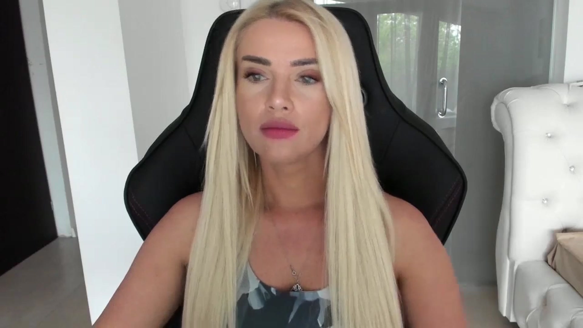 Gallery image thumbnail from Allesia_'s myfreecams stream on, 04/23/2024, 08:26 image 11 of 20