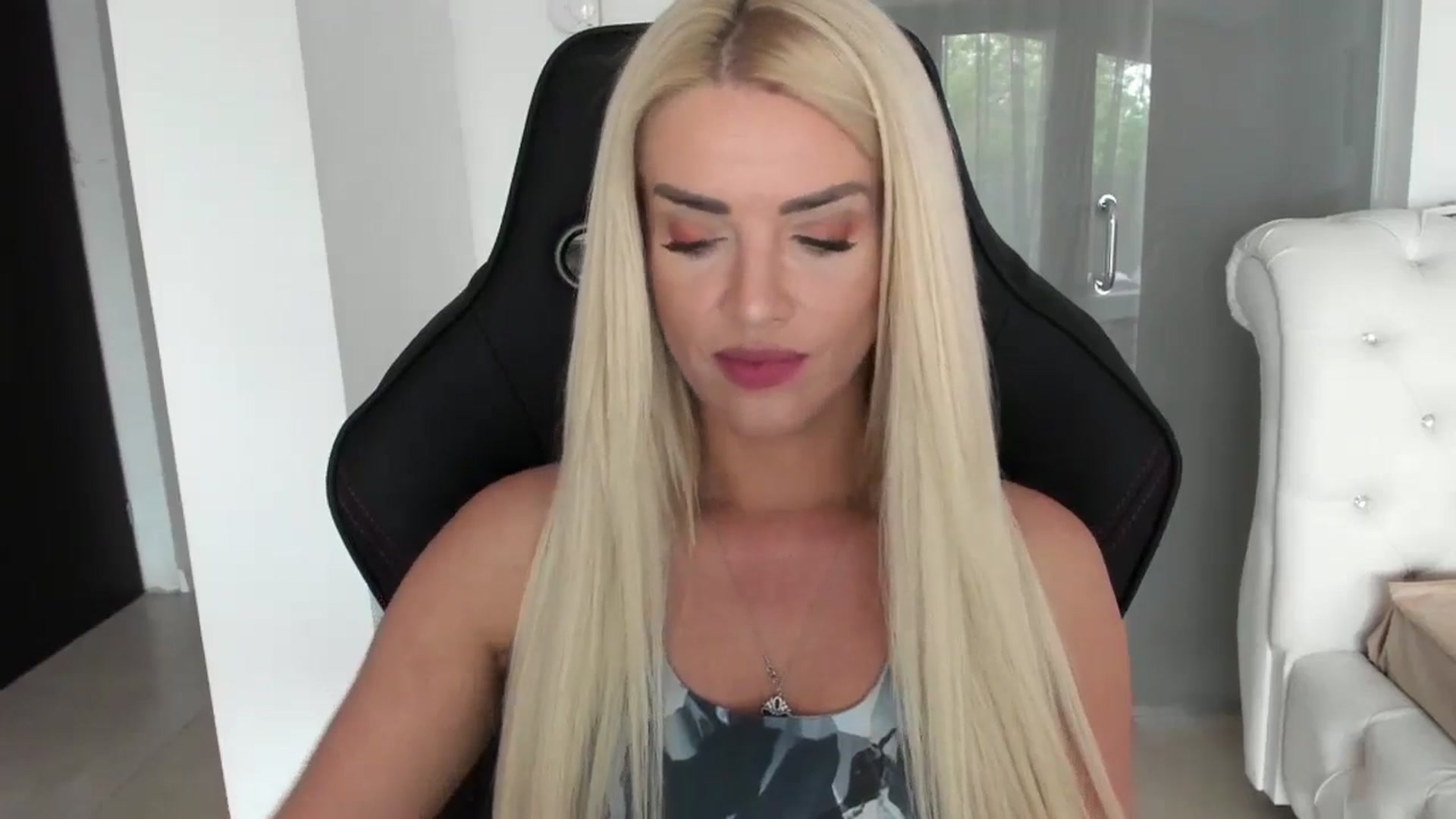 Gallery image thumbnail from Allesia_'s myfreecams stream on, 04/23/2024, 08:26 image 8 of 20