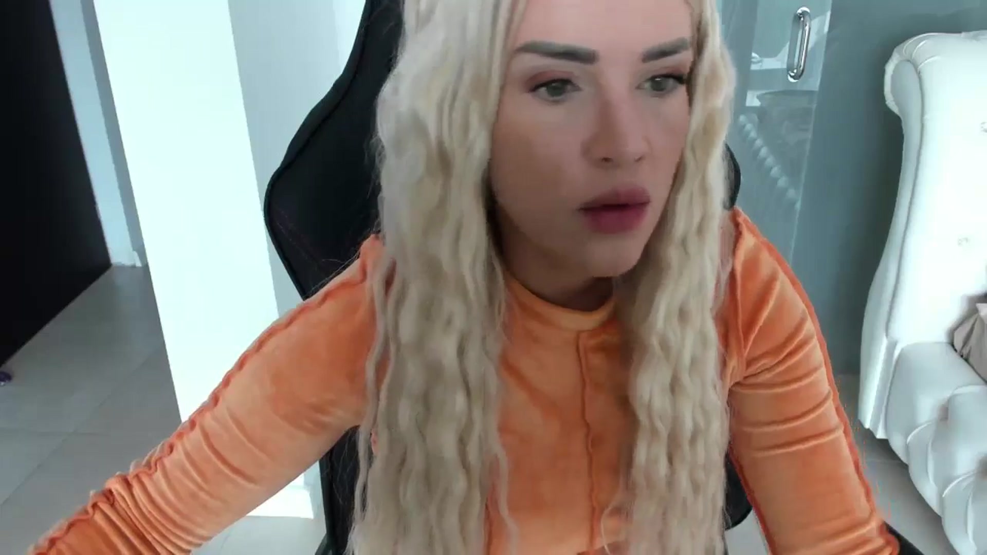 Gallery image thumbnail from Allesia_'s myfreecams stream on, 04/26/2024, 10:39 image 8 of 20