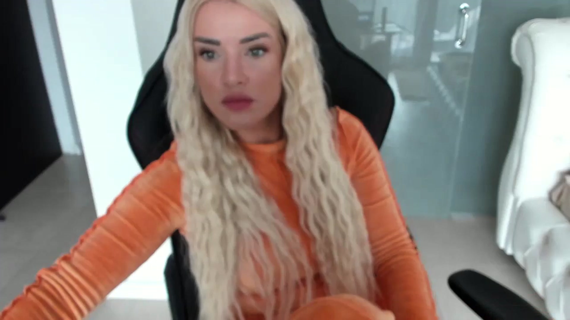 Gallery image thumbnail from Allesia_'s myfreecams stream on, 04/26/2024, 10:39 image 9 of 20