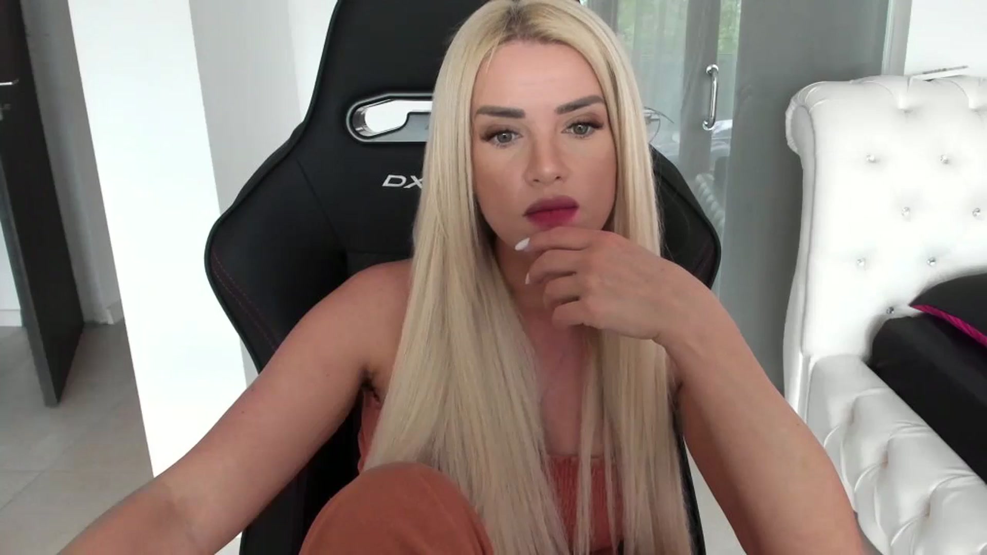 Gallery image thumbnail from Allesia_'s myfreecams stream on, 05/02/2024, 10:57 image 8 of 20
