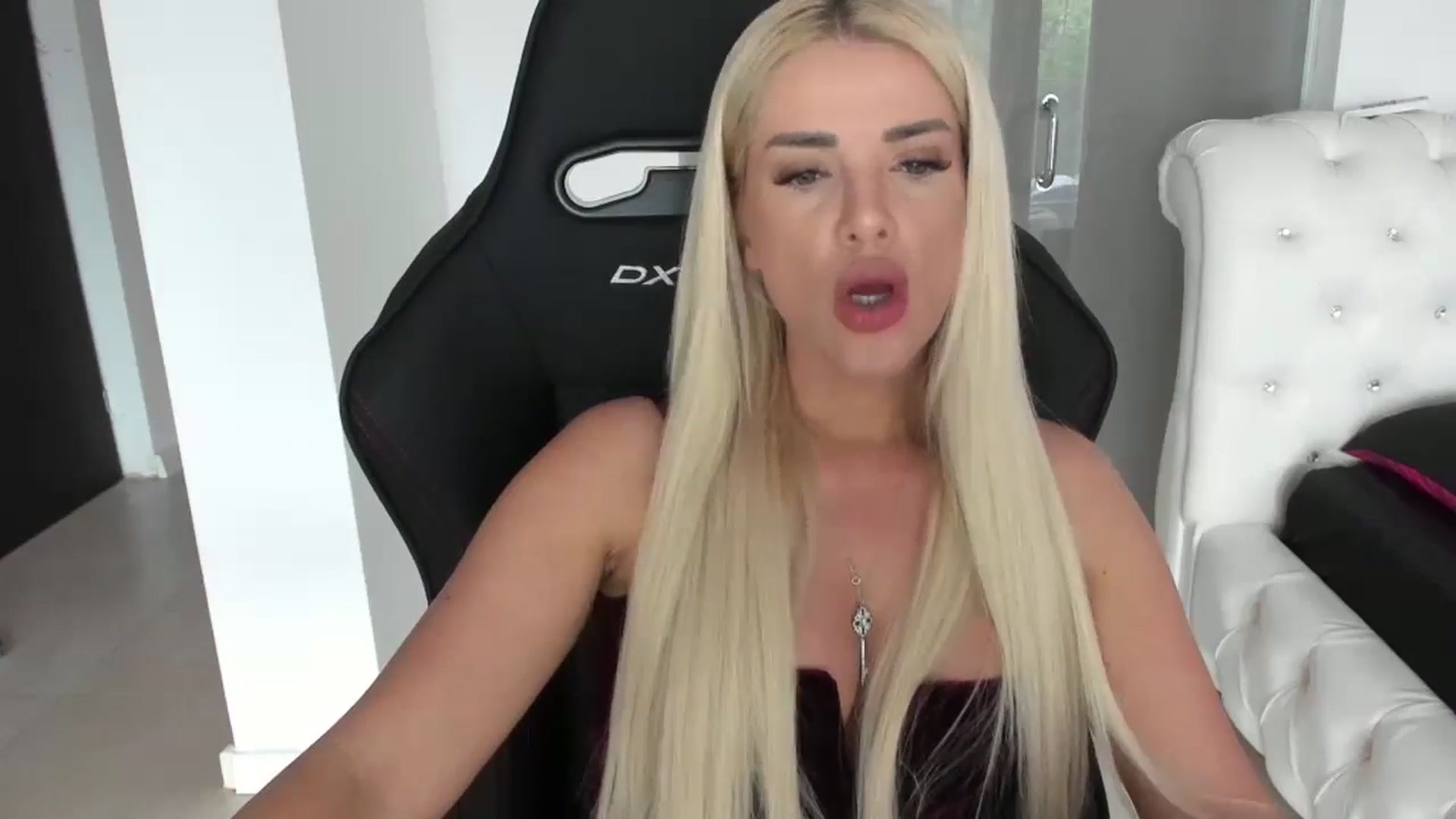 Gallery image thumbnail from Allesia_'s myfreecams stream on, 05/03/2024, 09:57 image 6 of 20