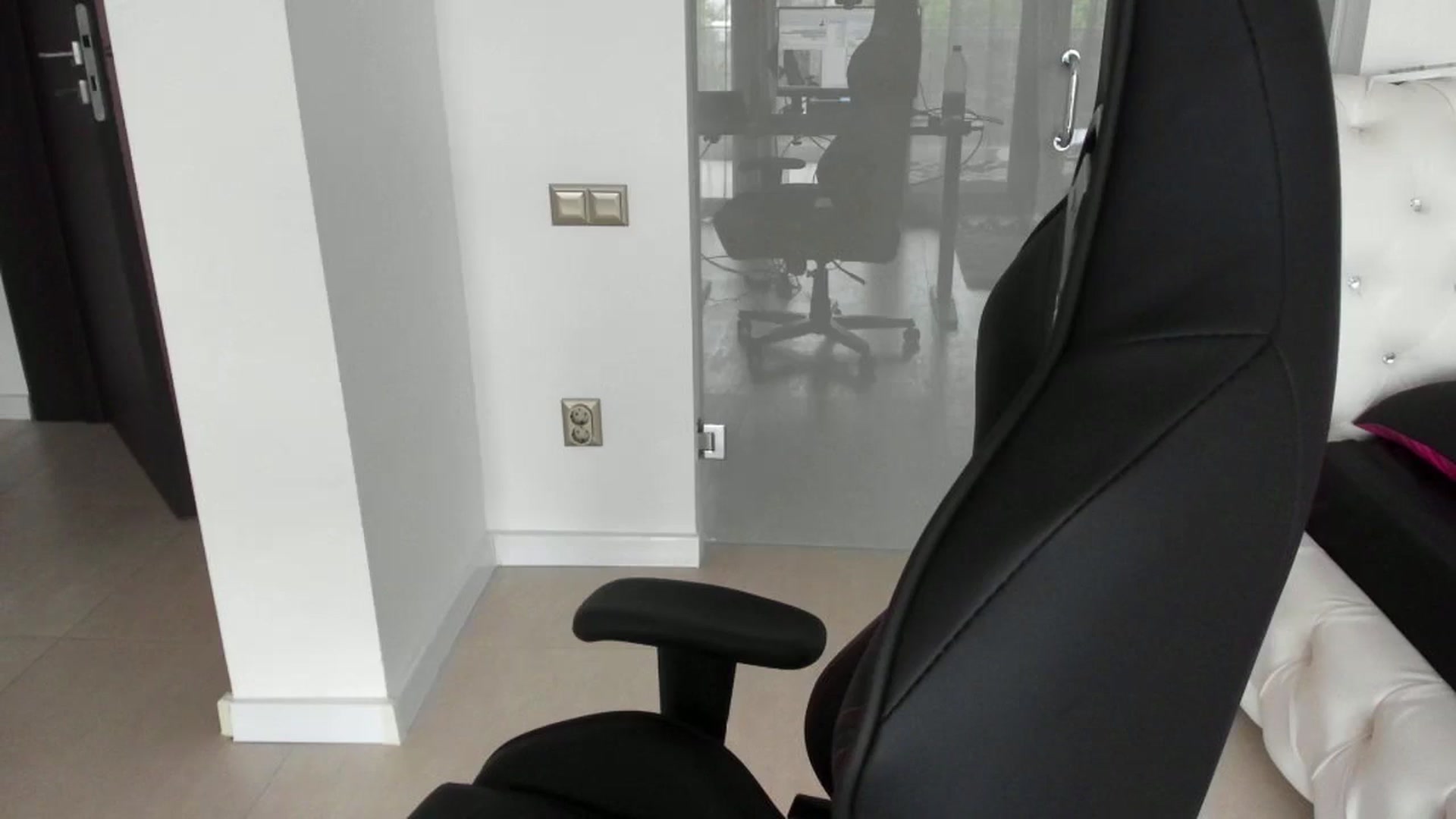 Gallery image thumbnail from Allesia_'s myfreecams stream on, 05/09/2024, 10:59 image 8 of 20