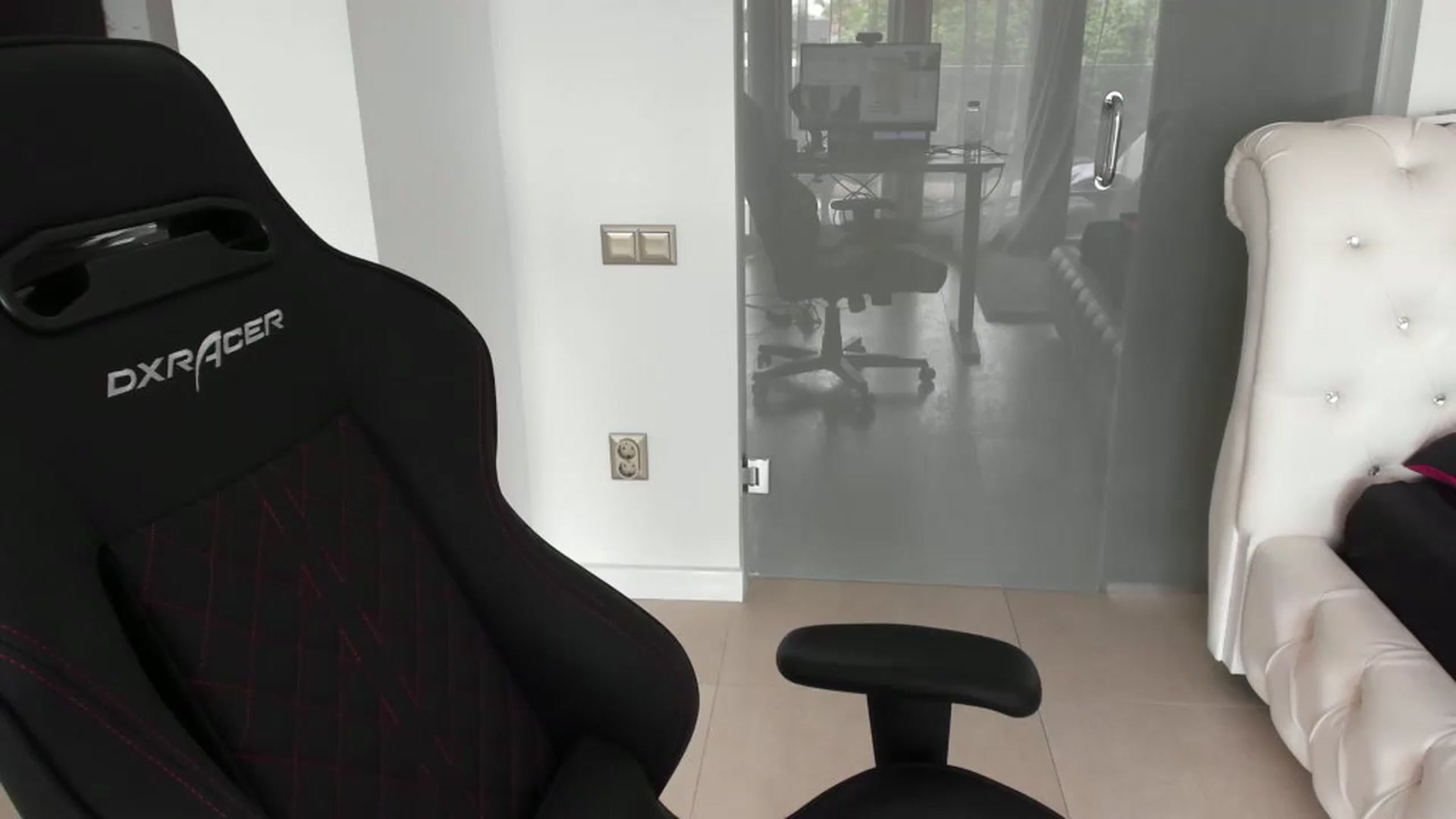 Gallery image thumbnail from Allesia_'s myfreecams stream on, 05/10/2024, 11:08 image 17 of 20