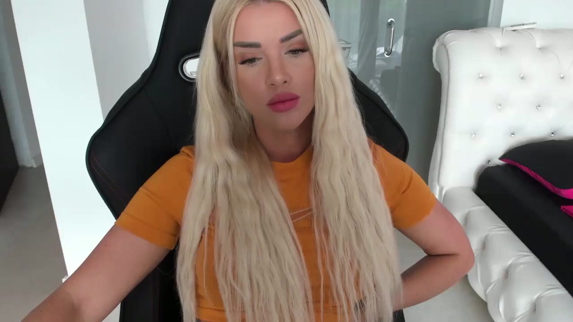 Gallery image thumbnail from Allesia_'s myfreecams stream on, 05/12/2024, 11:26 image 5 of 20