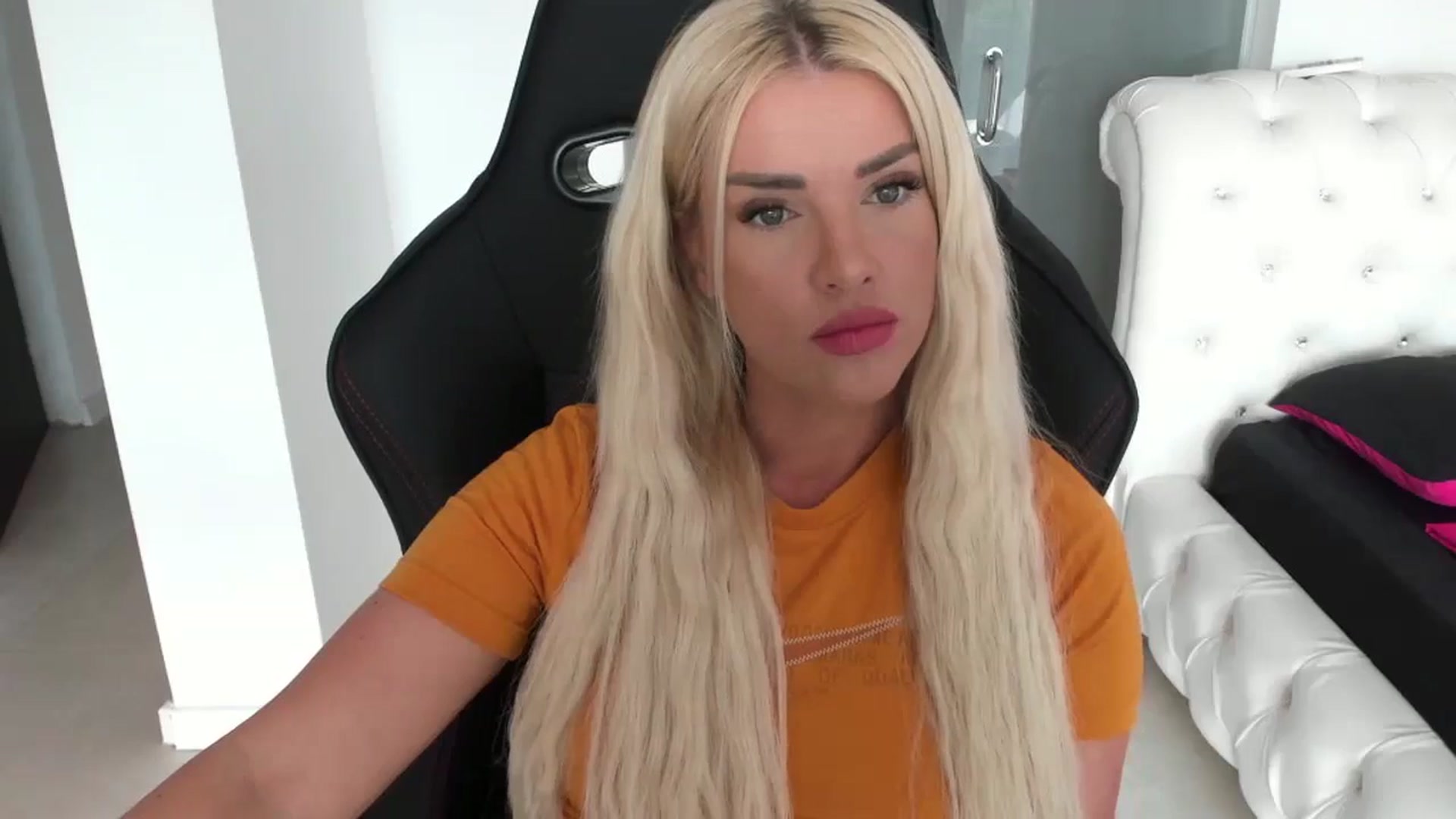 Gallery image thumbnail from Allesia_'s myfreecams stream on, 05/12/2024, 11:26 image 4 of 20