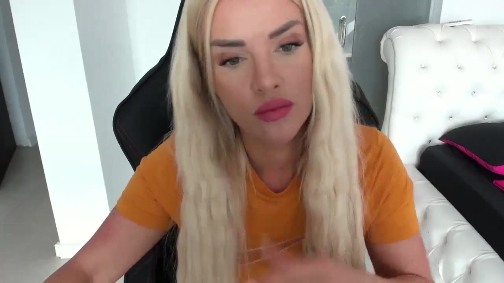Gallery image thumbnail from Allesia_'s myfreecams stream on, 05/12/2024, 11:26 image 10 of 20