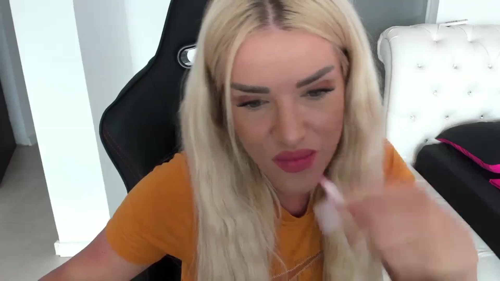 Gallery image thumbnail from Allesia_'s myfreecams stream on, 05/12/2024, 11:26 image 8 of 20