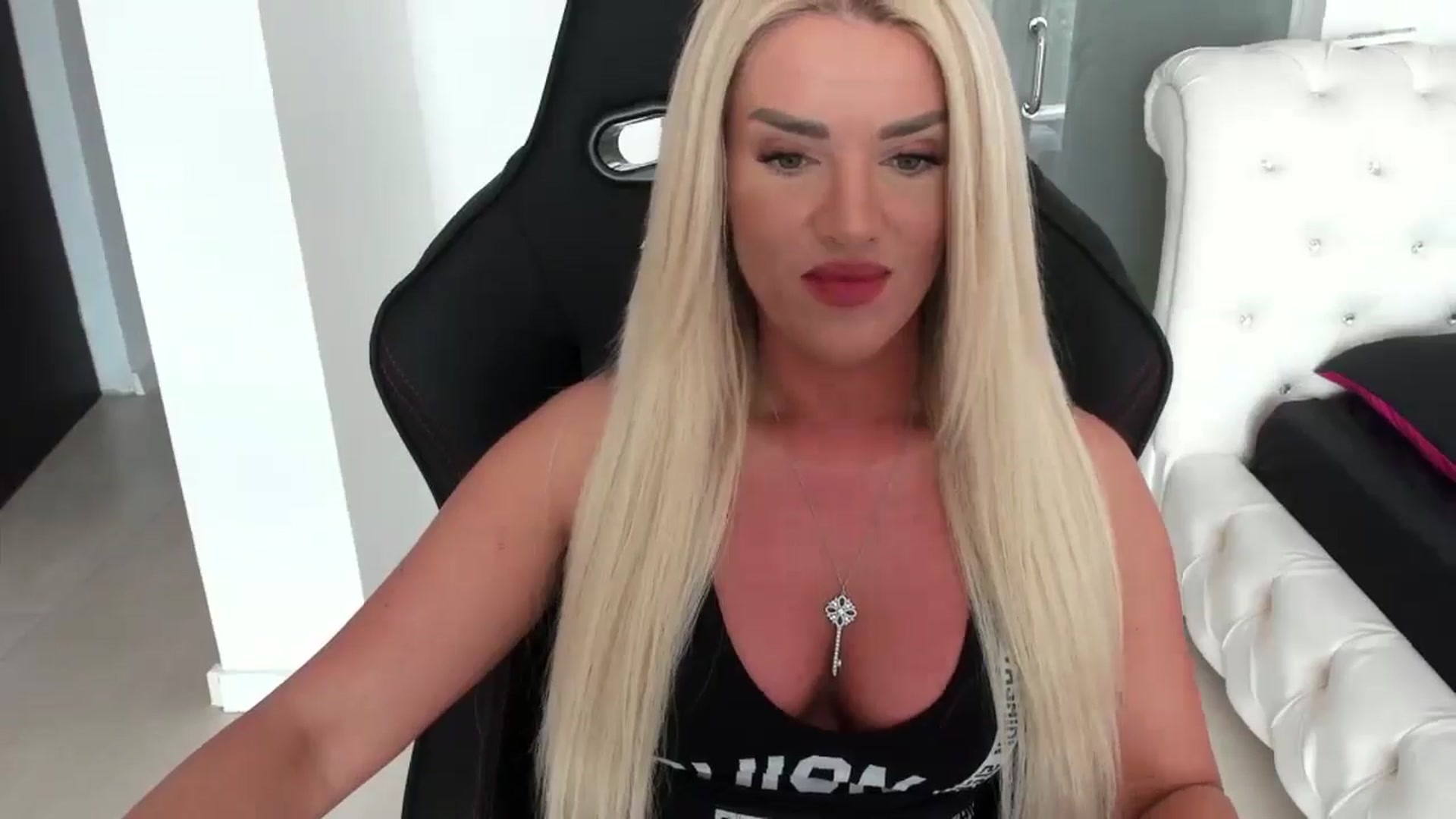 Gallery image thumbnail from Allesia_'s myfreecams stream on, 05/13/2024, 11:05 image 2 of 20