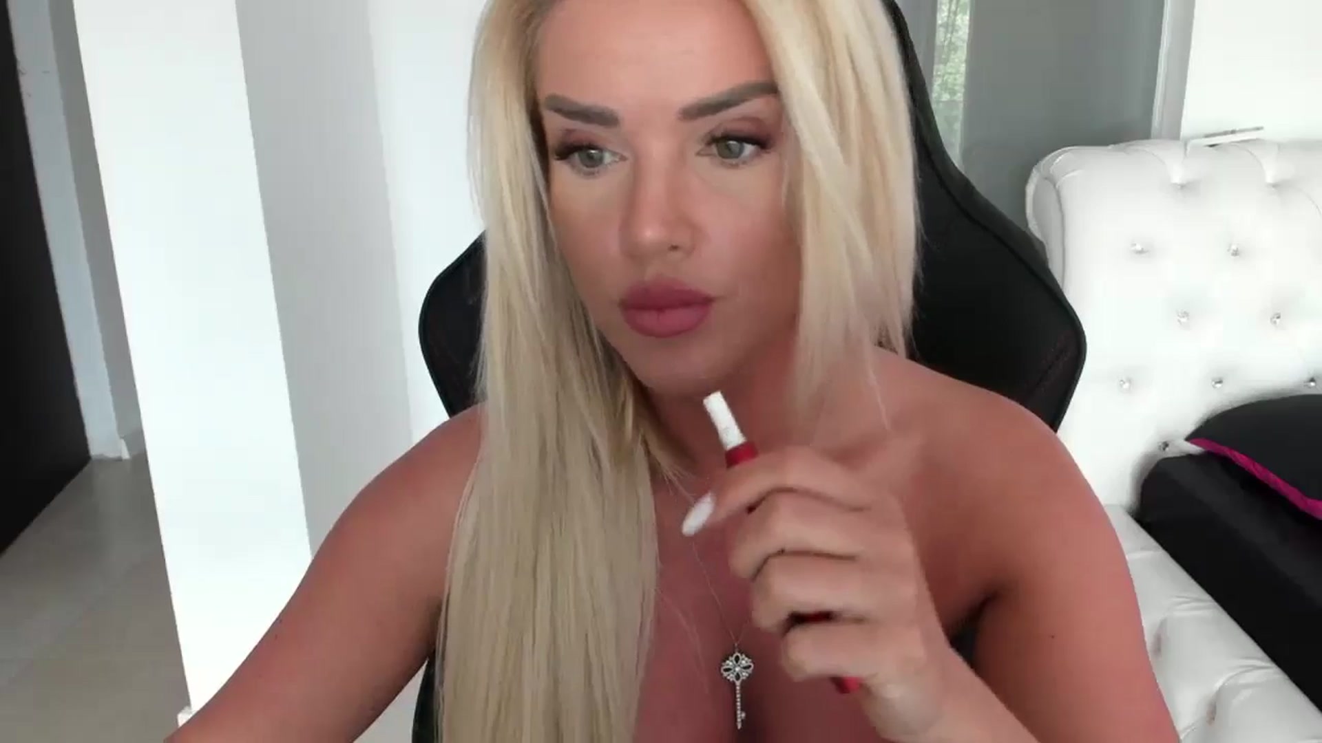 Gallery image thumbnail from Allesia_'s myfreecams stream on, 05/13/2024, 11:30 image 20 of 20