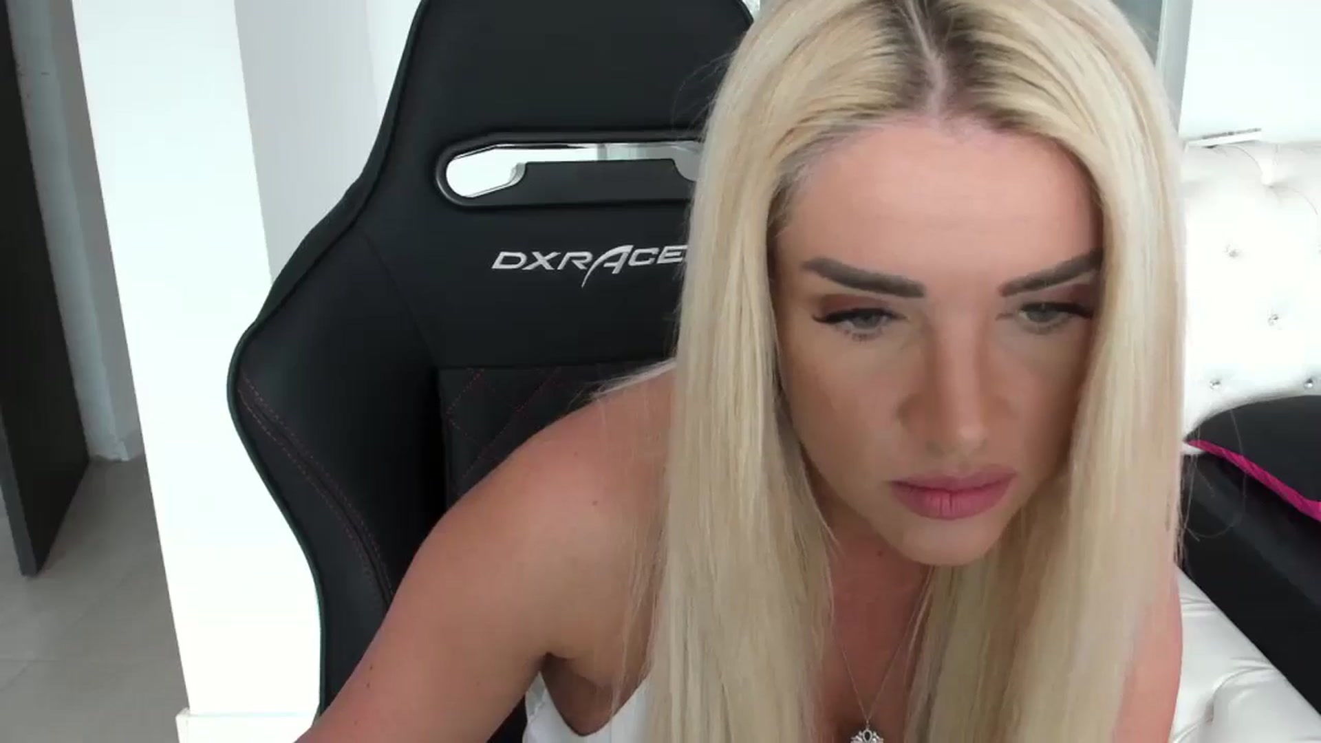 Gallery image thumbnail from Allesia_'s myfreecams stream on, 05/15/2024, 12:08 image 4 of 20