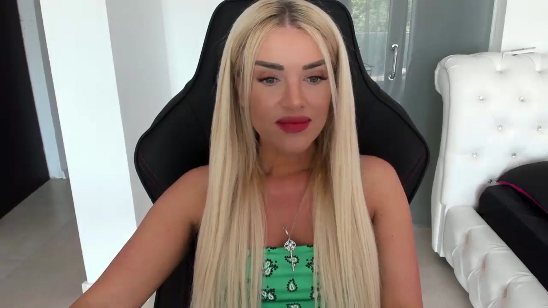 Gallery image thumbnail from Allesia_'s myfreecams stream on, 05/16/2024, 09:42 image 2 of 20