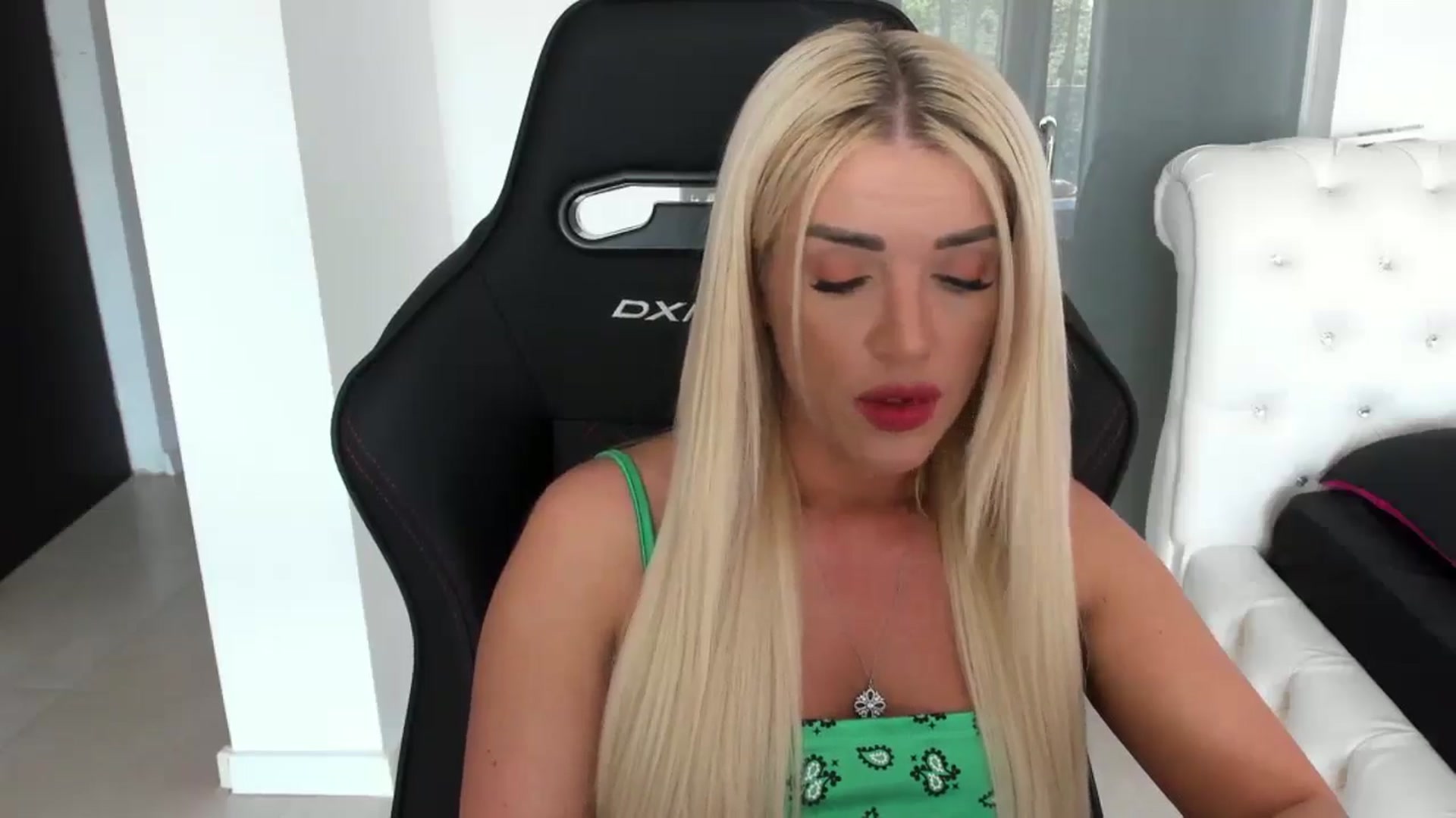 Gallery image thumbnail from Allesia_'s myfreecams stream on, 05/16/2024, 11:19 image 2 of 20