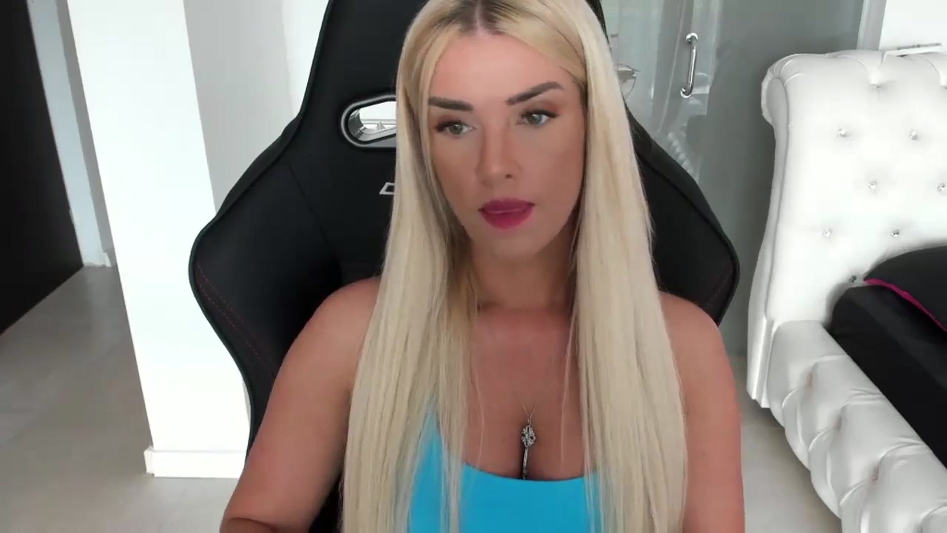 Gallery image thumbnail from Allesia_'s myfreecams stream on, 05/18/2024, 09:39 image 14 of 20