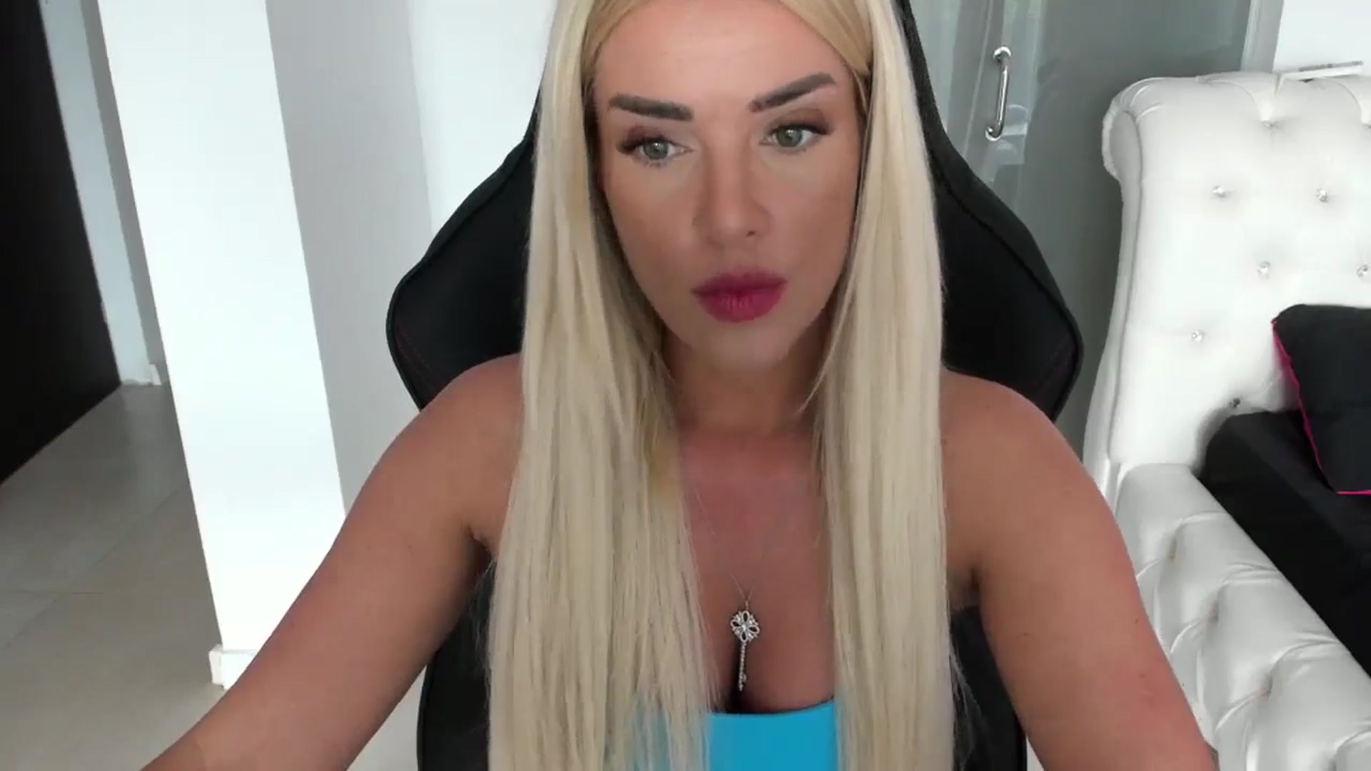 Gallery image thumbnail from Allesia_'s myfreecams stream on, 05/18/2024, 11:35 image 3 of 20