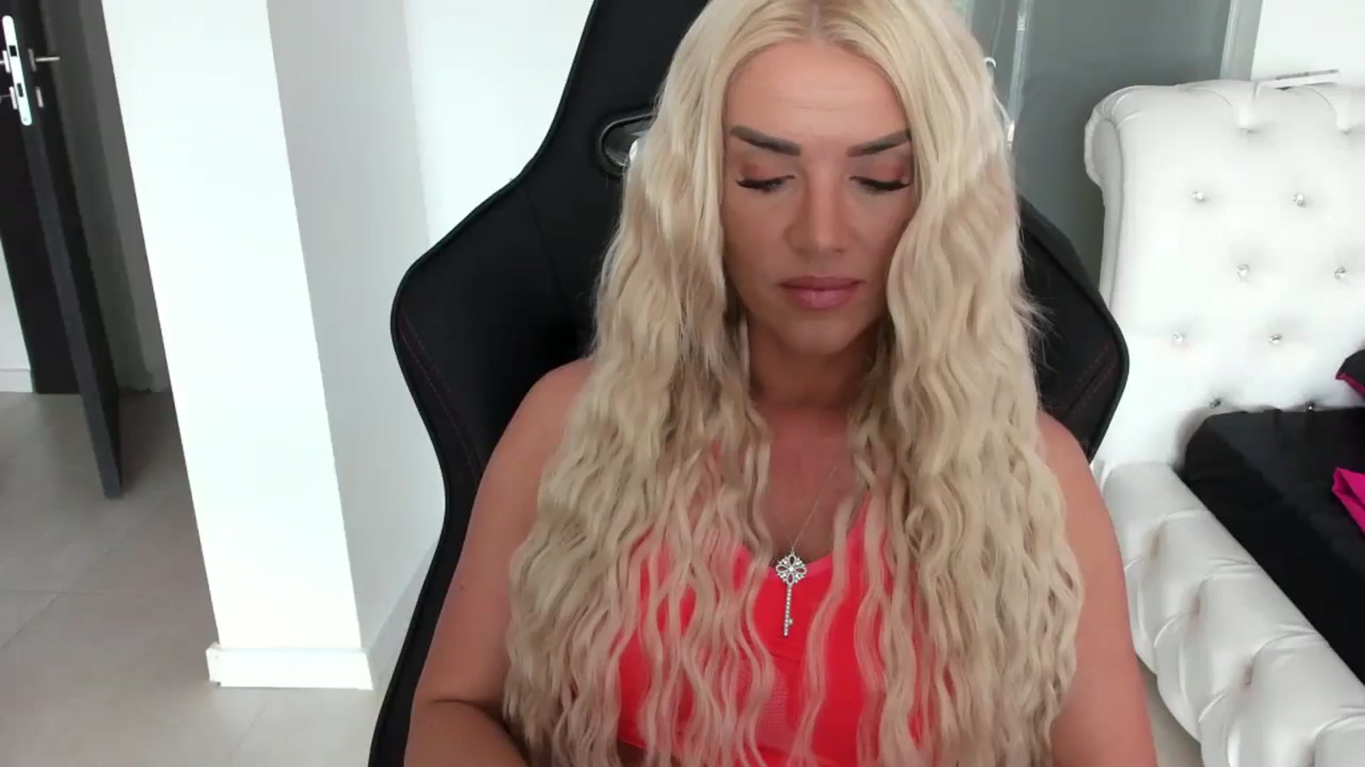 Gallery image thumbnail from Allesia_'s myfreecams stream on, 05/30/2024, 11:29 image 1 of 20