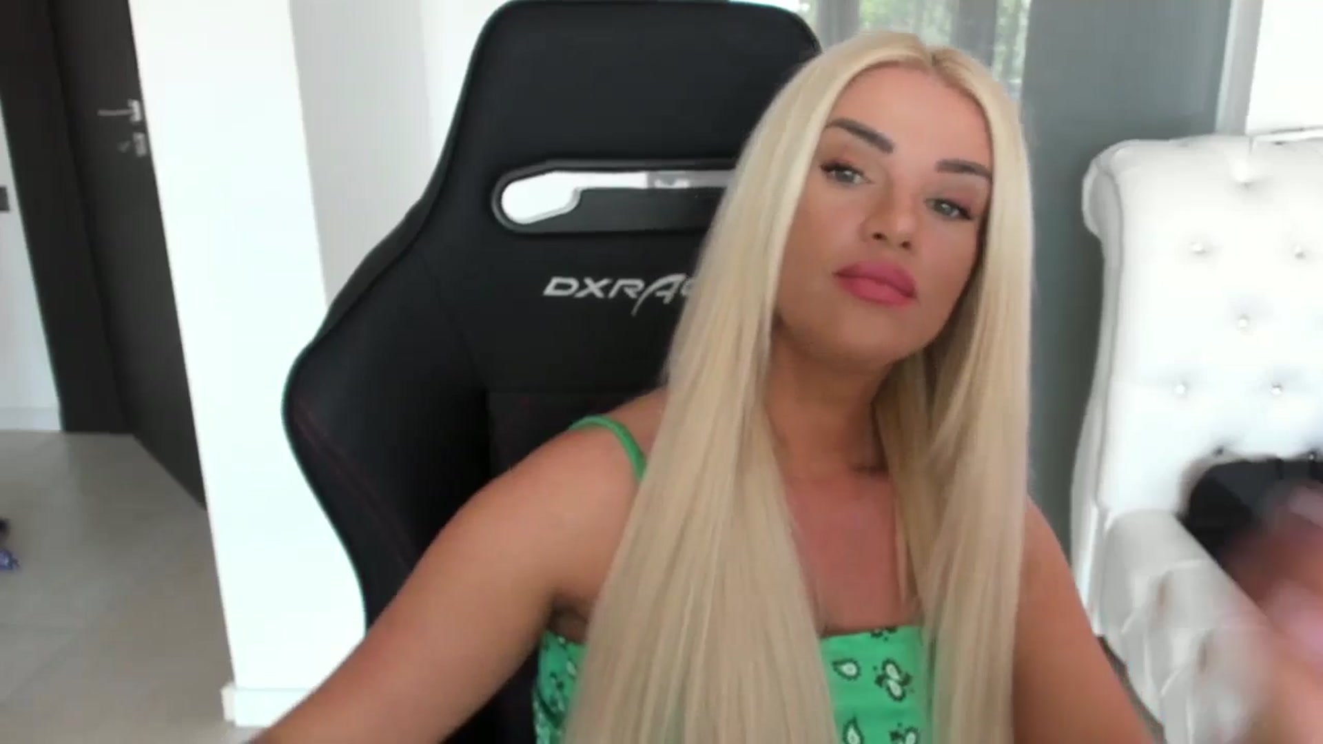 Gallery image thumbnail from Allesia_'s myfreecams stream on, 05/31/2024, 10:30 image 8 of 20