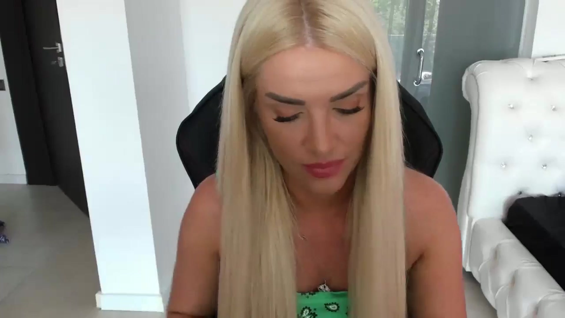 Gallery image thumbnail from Allesia_'s myfreecams stream on, 05/31/2024, 10:30 image 13 of 20