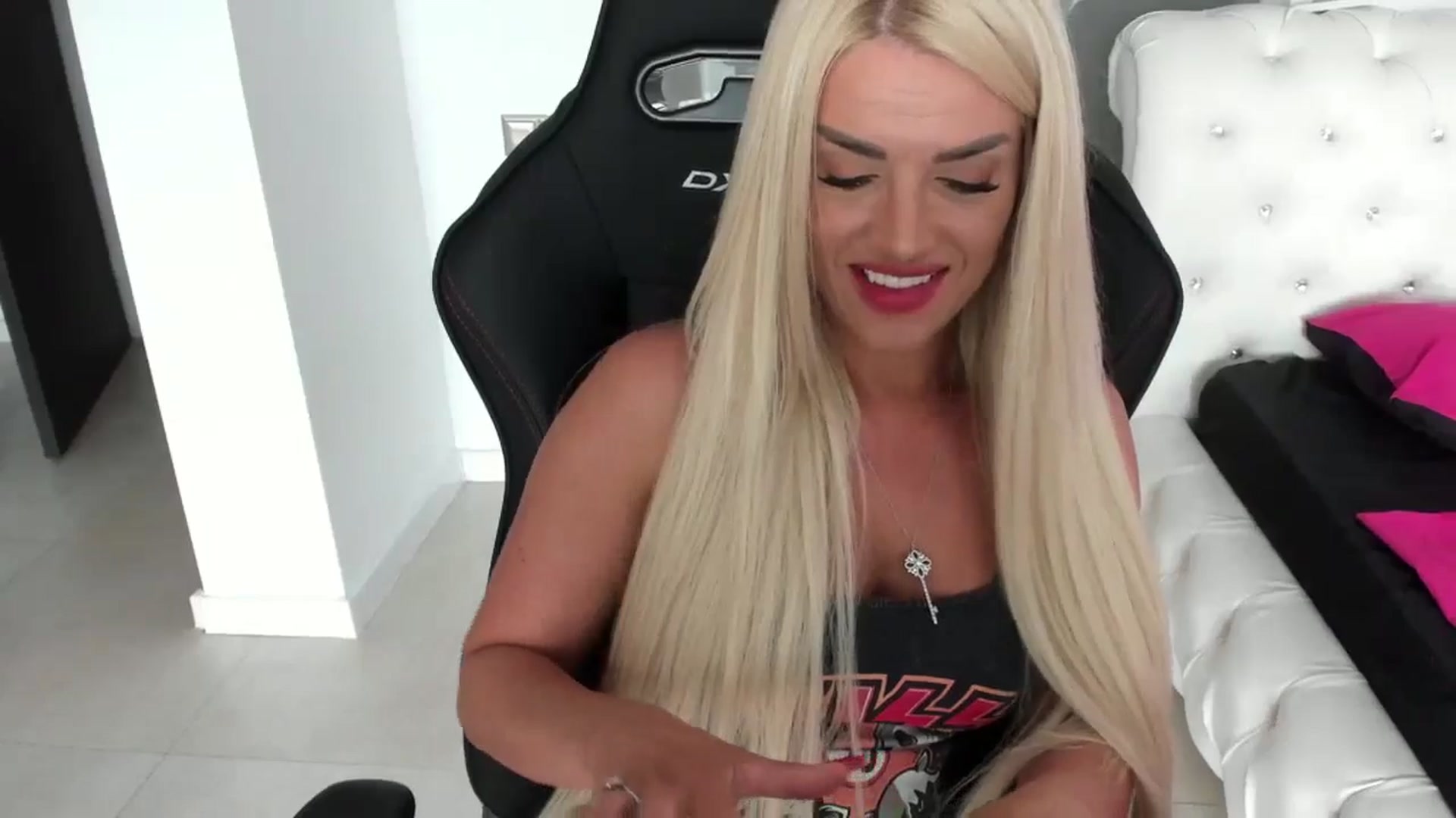 Gallery image thumbnail from Allesia_'s myfreecams stream on, 06/14/2024, 10:54 image 11 of 20