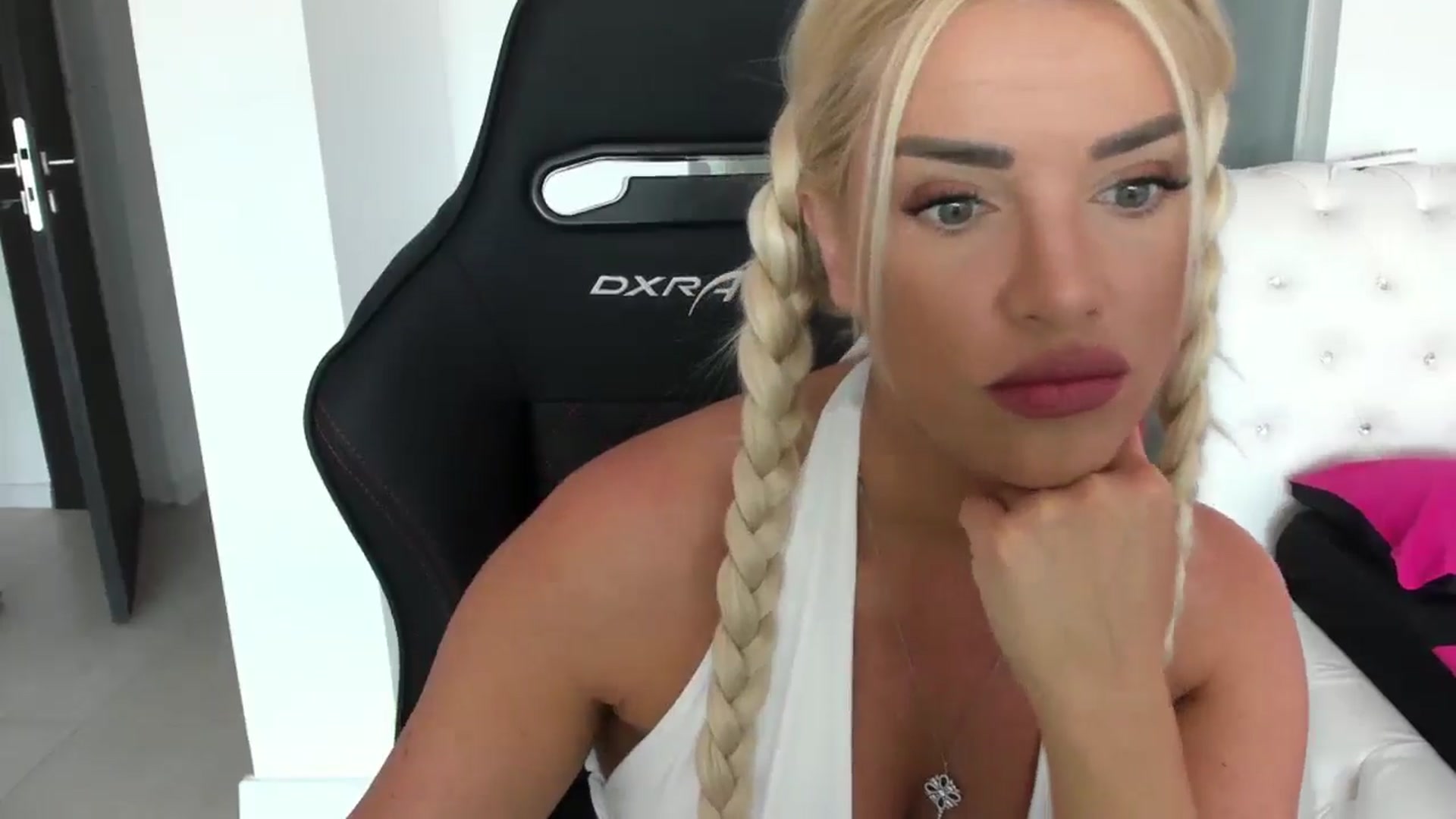 Gallery image thumbnail from Allesia_'s myfreecams stream on, 06/17/2024, 09:17 image 12 of 20