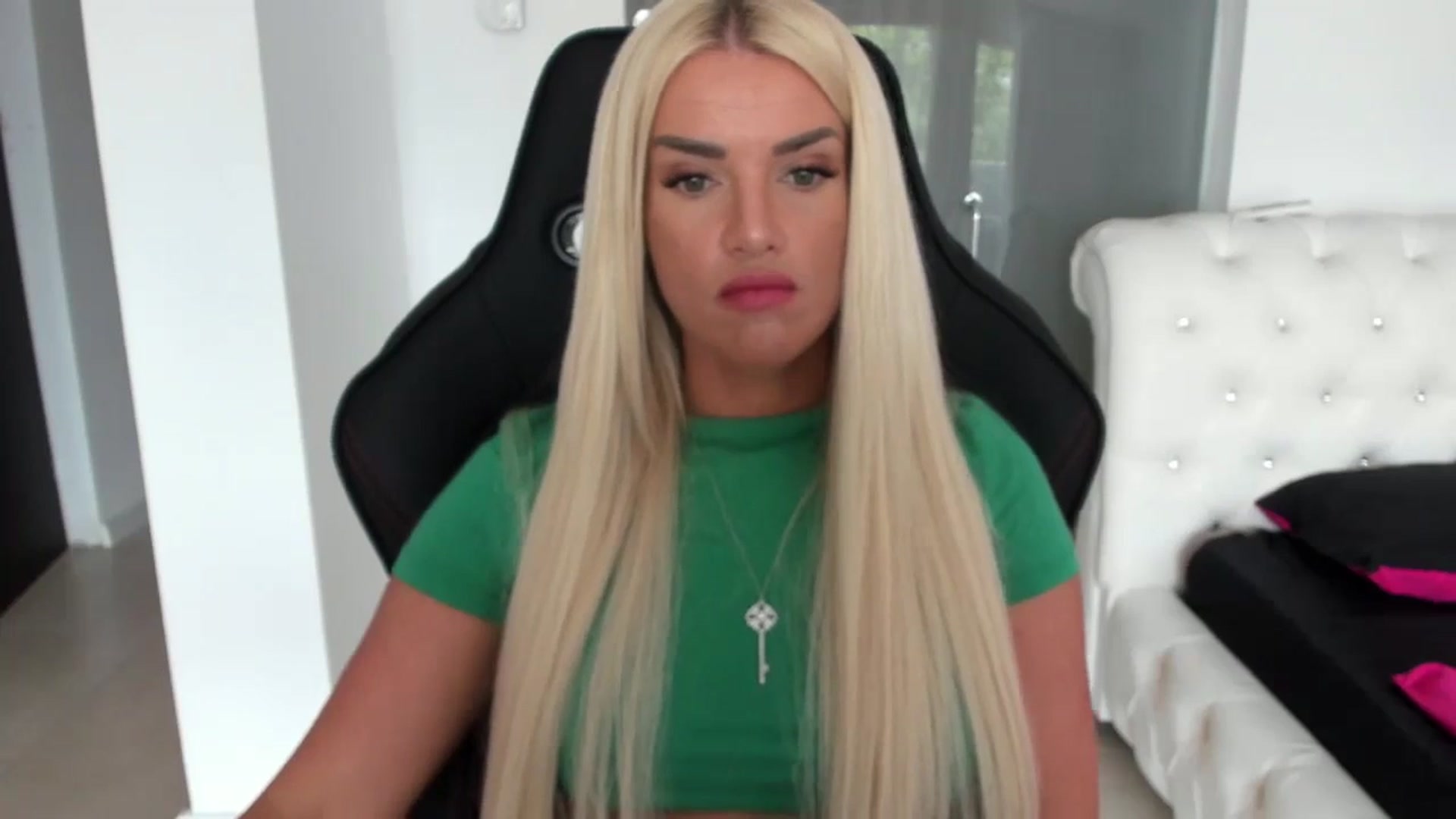 Gallery image thumbnail from Allesia_'s myfreecams stream on, 06/21/2024, 08:22 image 12 of 20