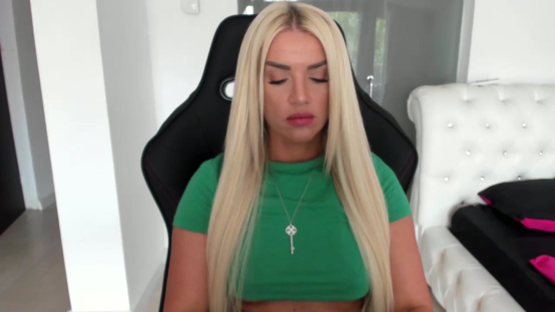 Gallery image thumbnail from Allesia_'s myfreecams stream on, 06/21/2024, 08:22 image 5 of 20