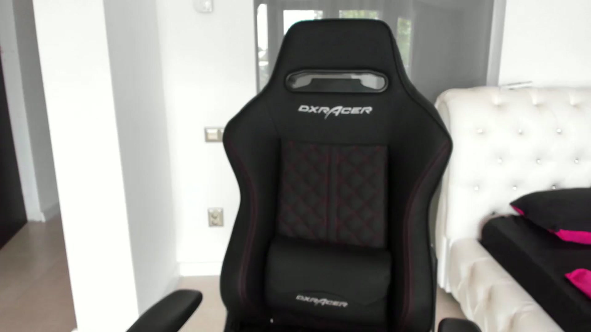 Gallery image thumbnail from Allesia_'s myfreecams stream on, 06/21/2024, 08:22 image 11 of 20