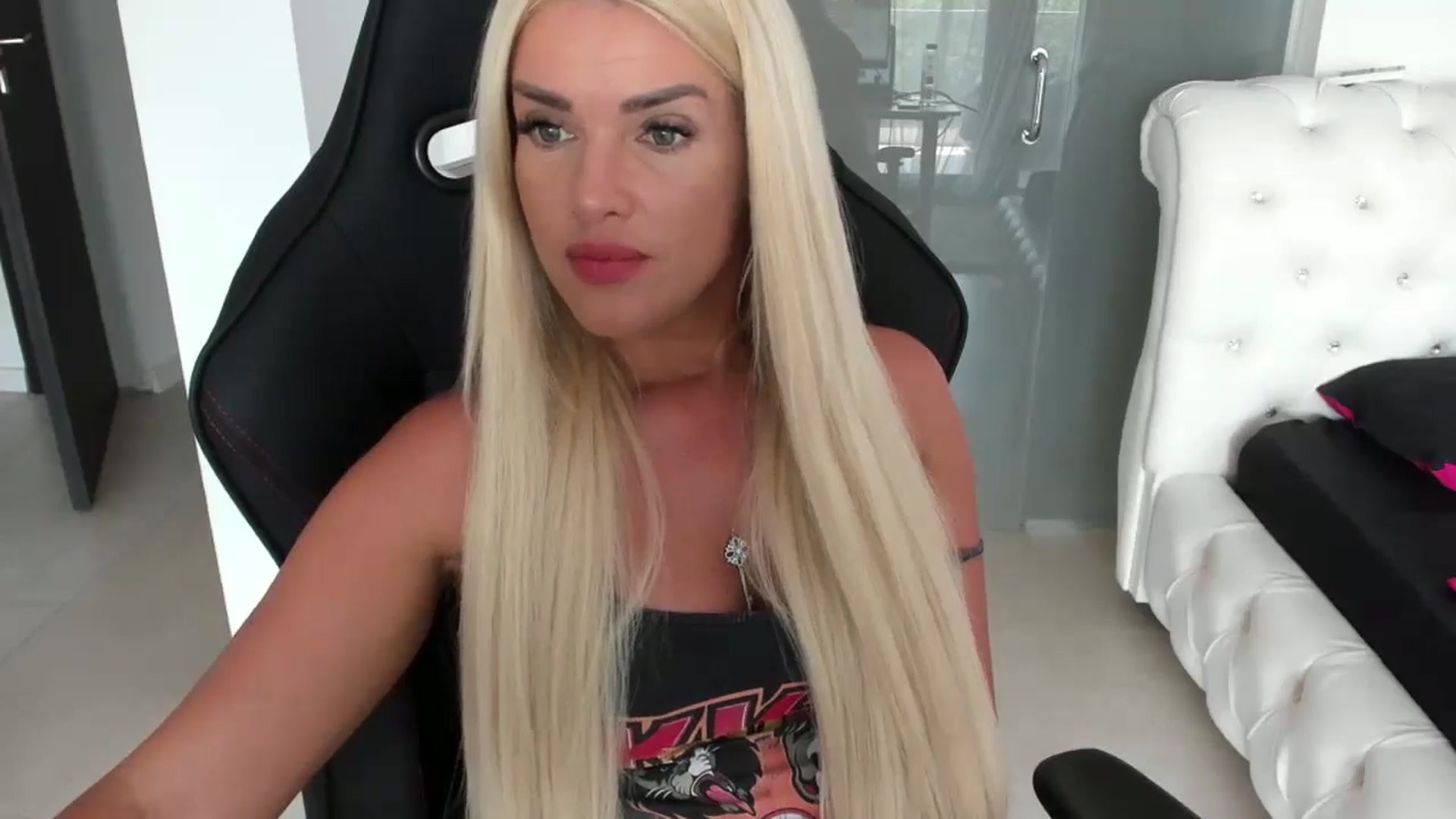 Gallery image thumbnail from Allesia_'s myfreecams stream on, 06/25/2024, 11:22 image 7 of 20