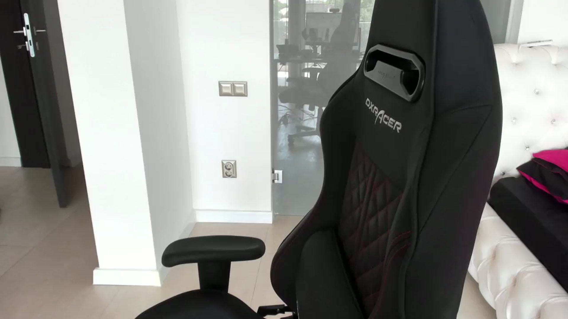 Gallery image thumbnail from Allesia_'s myfreecams stream on, 06/26/2024, 10:39 image 6 of 20
