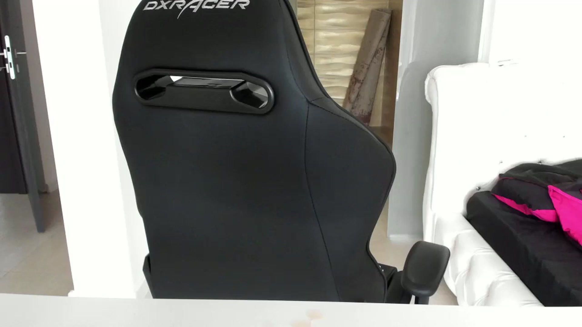 Gallery image thumbnail from Allesia_'s myfreecams stream on, 06/27/2024, 10:13 image 18 of 20