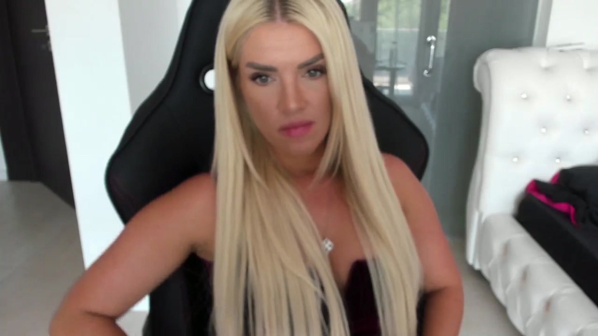 Gallery image thumbnail from Allesia_'s myfreecams stream on, 06/30/2024, 10:18 image 11 of 20