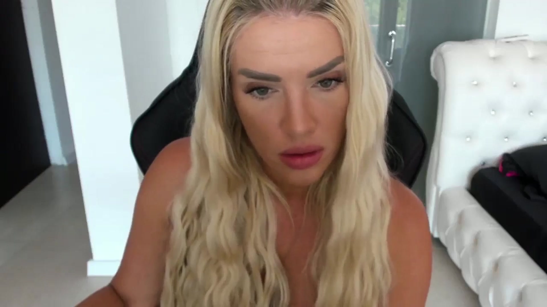 Gallery image thumbnail from Allesia_'s myfreecams stream on, 07/05/2024, 09:58 image 5 of 20