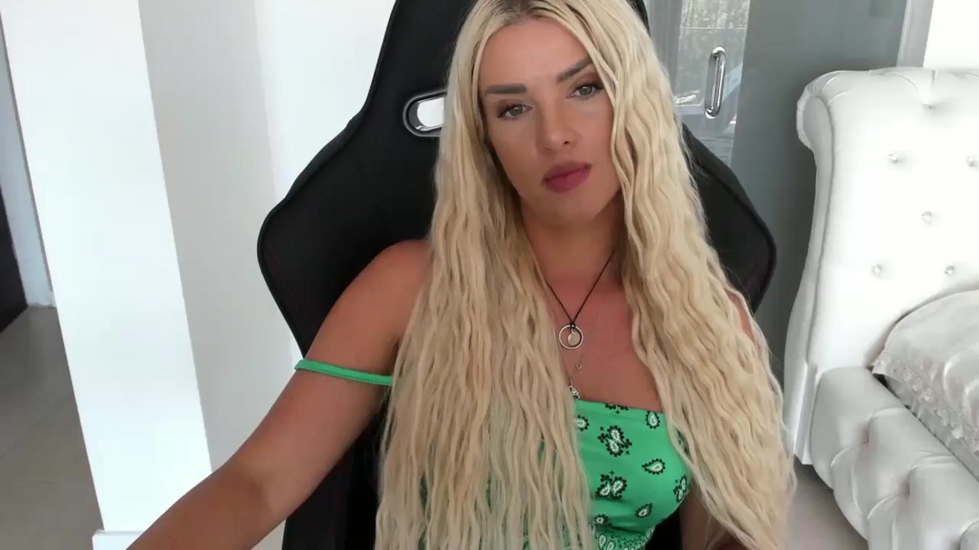 Gallery image thumbnail from Allesia_'s myfreecams stream on, 07/08/2024, 10:38 image 19 of 20