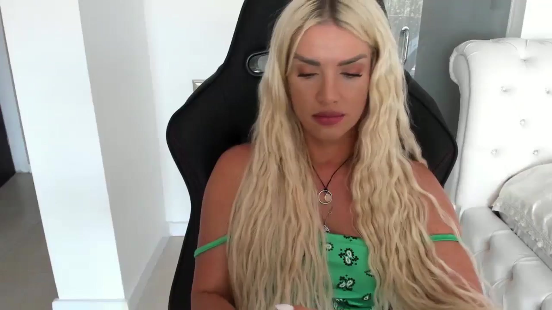 Gallery image thumbnail from Allesia_'s myfreecams stream on, 07/08/2024, 10:38 image 20 of 20